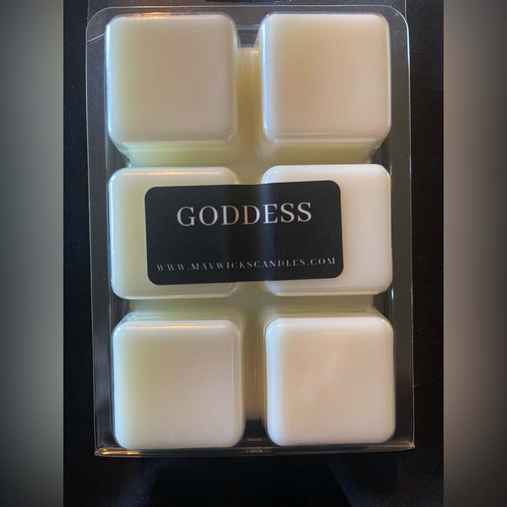 Mavwicks Candle Co.  Wax Melts New Goddess (smells like Sweet Grace) - Picture 2 of 2